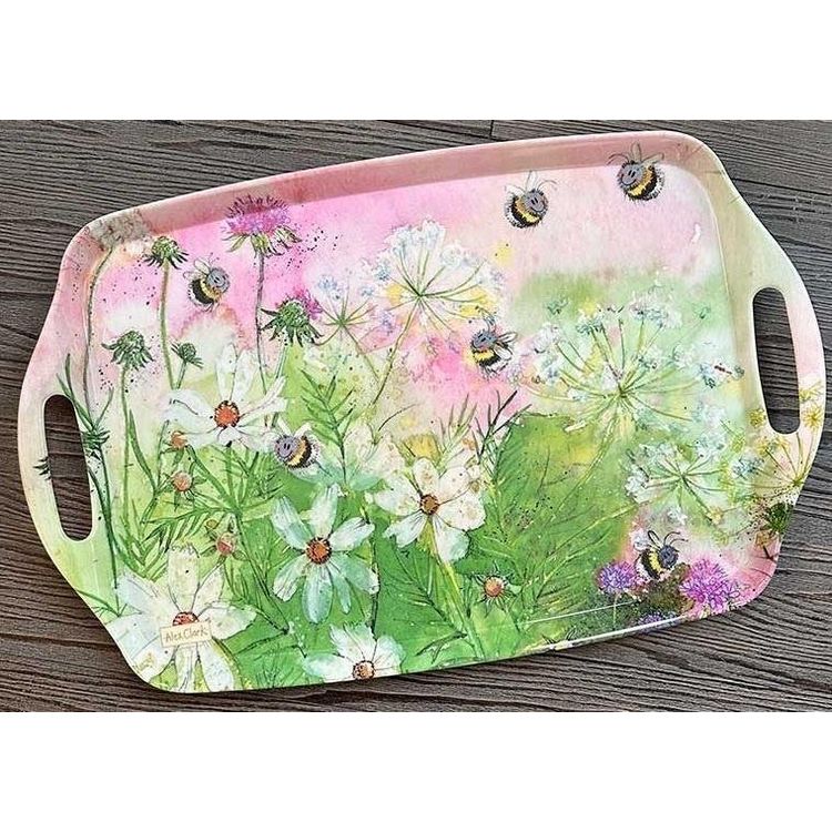 Tootefoto - K gisalvel suured mesilased suvel