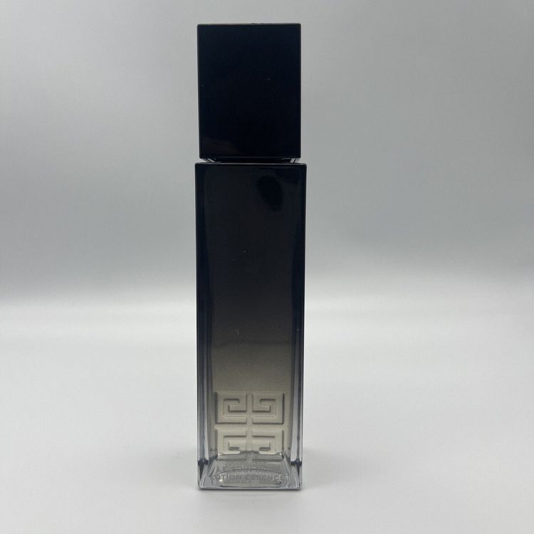 Tootefoto - Givenchy, Le Soin Noir, niisutav, essents losjoon, n ole, 150 ml naistele