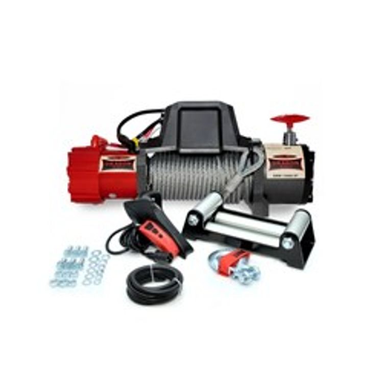 Tootefoto - Maastikus iduki vints Maverick, pukseeritav kaal 5897kg, 6,8HJ, , k igukast 3-k iguline, reduktsioon 265:1, trossi t p: teras 28m, piduri t p d naamiline