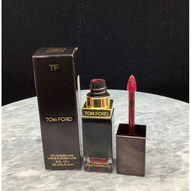Tootefoto - Tom Ford Tom Ford, luksuslik vin l, matt, vedel huulepulk, 10, Infuriate, 6 ml naistele