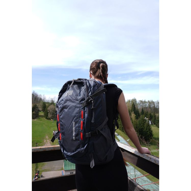Tootefoto - Turistide seljakott naiste meeshall tahke suur kubisport 40 L